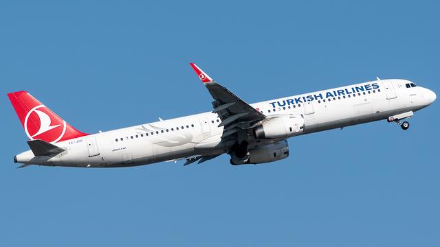 TC-JSP:Airbus A321:Turkish Airlines